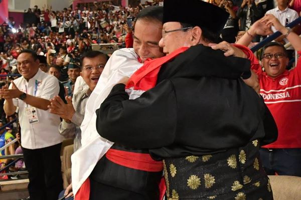 Jokowi-Prabowo Pelukan, JK: Itu Spontan, Bukan Pencitraan