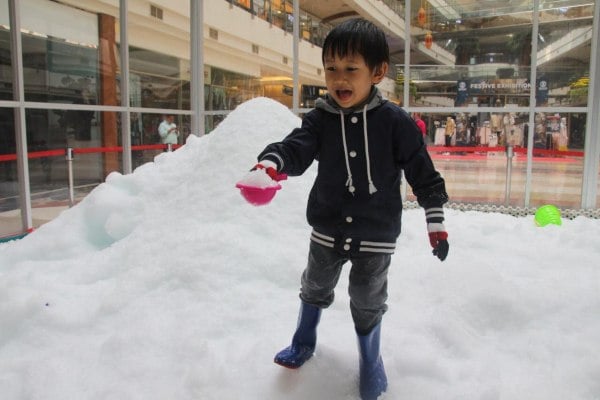 Ajak Pengunjung Rayakan 'Hari Raya Festival', PIM Hadirkan Snow Storm & Flying Trapeze