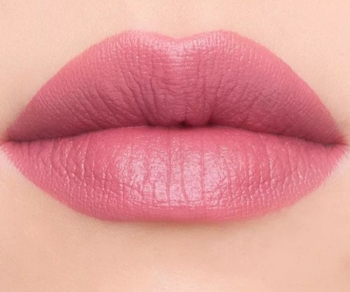 Tips Memilih Lipstik yang Cocok dengan Warna Kulit