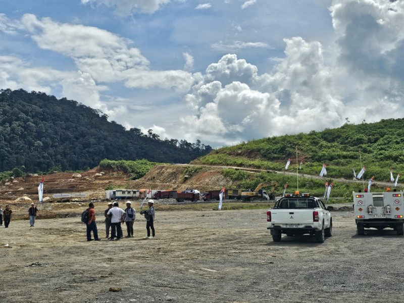 Suasana lokasi proyek PLTA Kayan Cascade yang dikembangkan oleh PT Kayan Hydro Energy di Kalimantan Utara, Minggu (10/12/2023)/Bisnis-Asteria Desi Kartika Sari