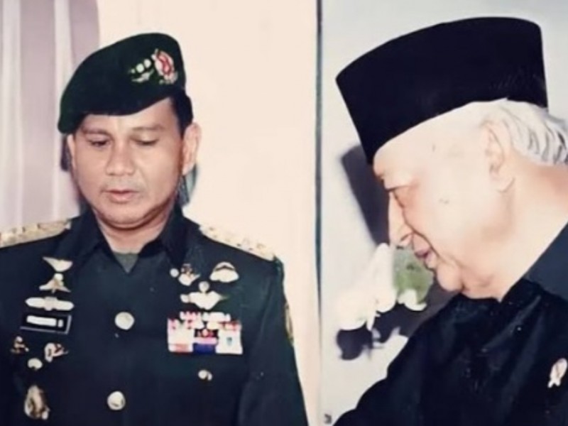 Letjen Prabowo Subianto dan Jenderal Besar Soeharto