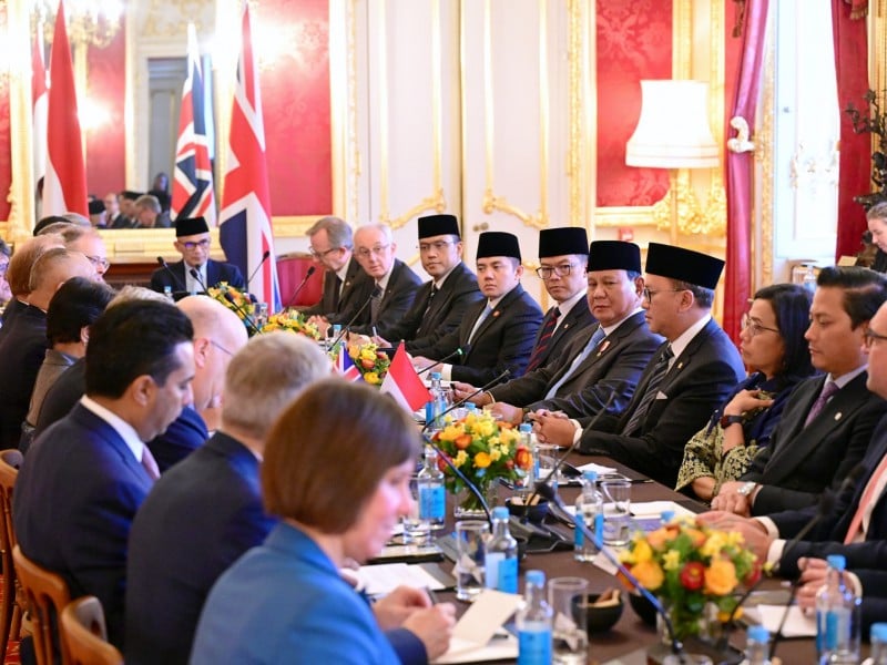 Presiden Prabowo Subianto bertemu dengan sejumlah pemimpin perusahaan di Inggris dalam CEO Rountable Forum, Kamis (21/11/2024)/BPMI Setpres-Muchlis Jr