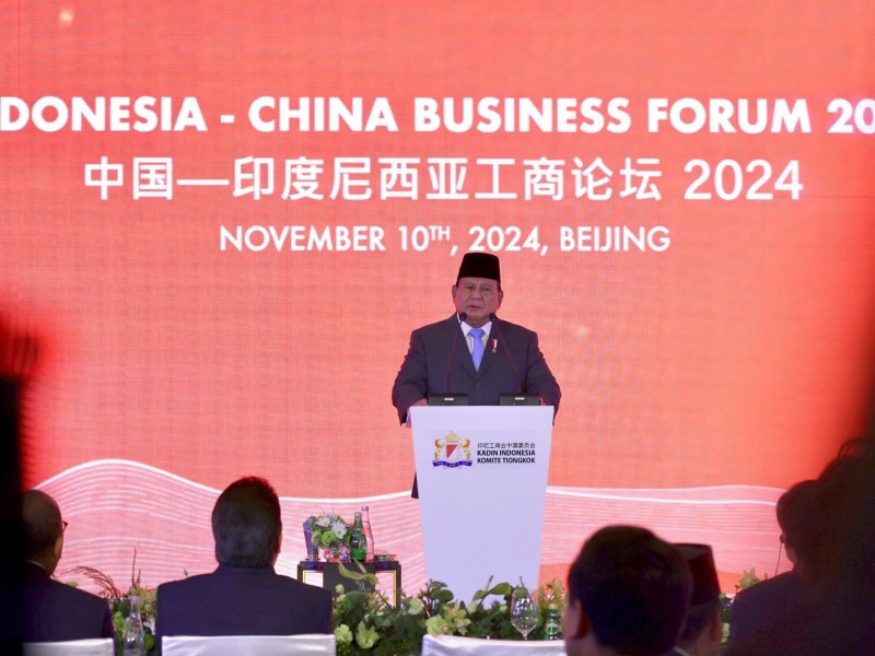 Presiden Prabowo Subianto menghadiri pertemuan bersama sejumlah pengusaha Republik Rakyat Tiongkok (RRT) dalam forum bisnis Indonesia-China di Hotel The Peninsula, Beijing, RRT pada Minggu, 10 November 2024. Foto: BPMI Setpres/Jessica