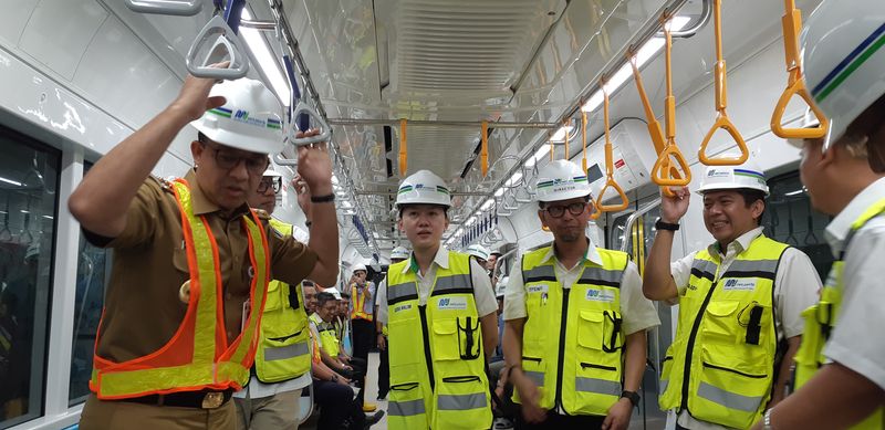 Menjajal Ratangga Si "Kereta Perang" MRT Jakarta