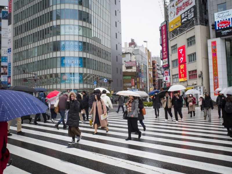 Ilustrasi warga Jepang melintasi zebra cross di kawasan Shibuya, Tokyo. Dok Bloomberg 