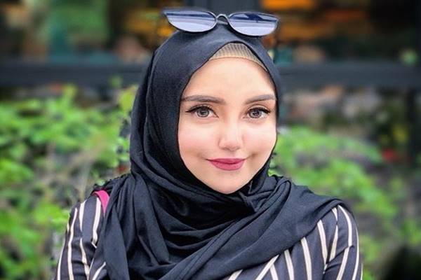 Kontroversi Salmafina Sunan, Lepas Hijab hingga Pernikahan 3 Bulan