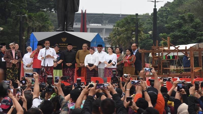 Jokowi Bakal  Canangkan Pemakaian Sarung Sekali Sebulan