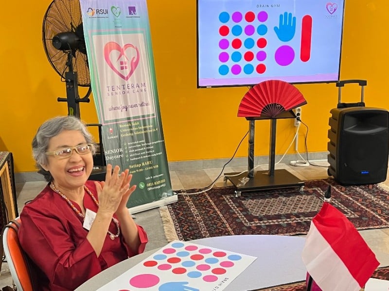 Ninik Suluh (70 tahun), salah satu warga lansia yang mengikuti kegiatan senior daycare di Tenteram Senior Care (TSC) yang berlokasi di RSUI, Depok, Jawa Barat. JIBI/Feni Freycinetia 