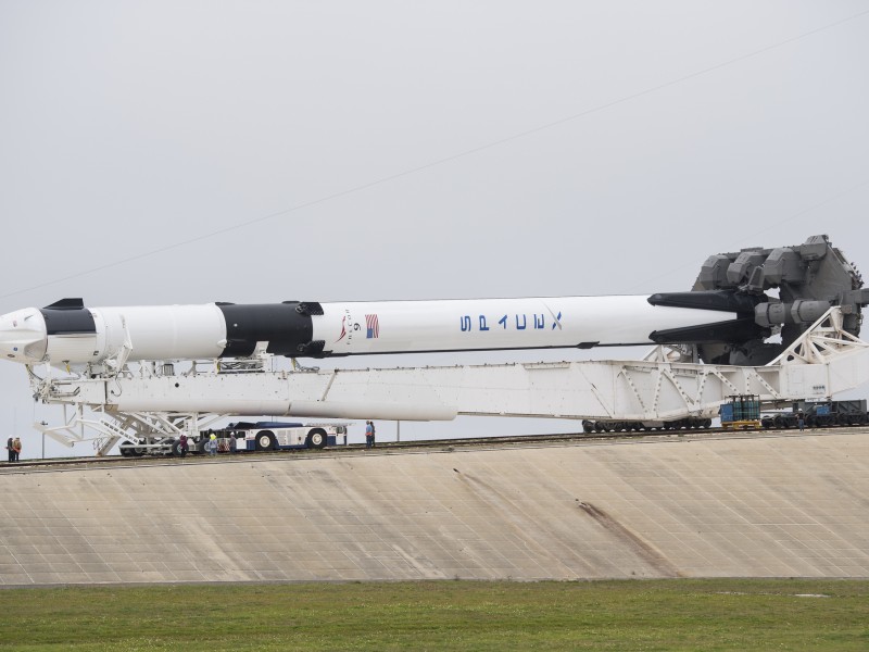Akhirnya SpaceX Crew Dragon Sukses Terbangkan 4 Penumpang Komersial ke Luar Angkasa