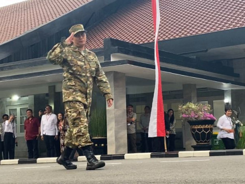 Potret Prabowo dan Para Menteri Ikut Parade Senja di Akmil Magelang