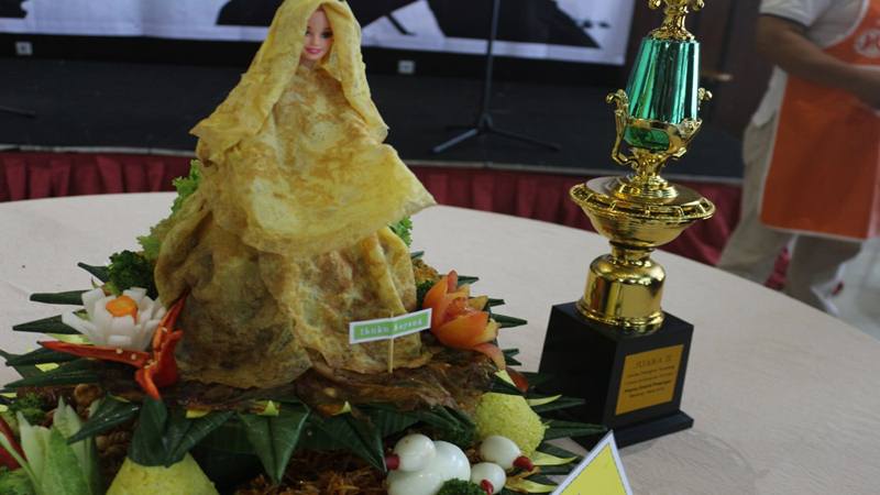 Intip Keseruan Lomba Menghias Tumpeng di Prama Grand Preanger   