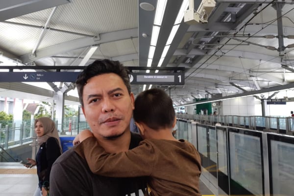 Warga Jakarta : MRT Keren Banget, Seperti di Luar Negeri!