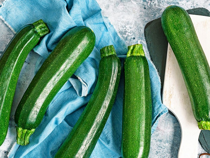 sayuran yang mengandung air zucchini