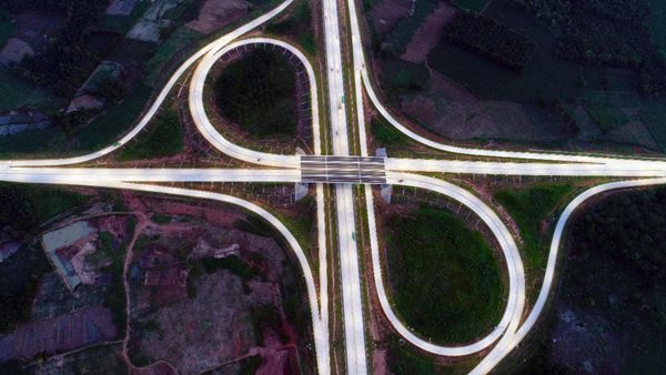 Melihat dari Udara Keindahan Simpang Susun KM 108 Tol Bakauheni-Terbanggi Besar