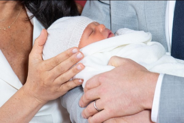 Gantengnya Anak Pangeran Harry dan Meghan Markle 