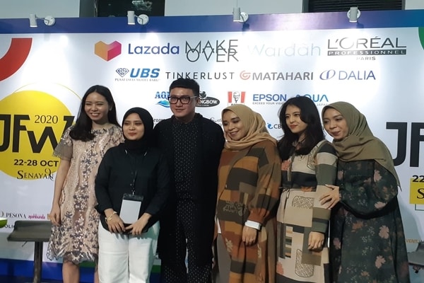 Daliatex Gandeng Kami, Restu Anggraini dan Barli Asmara di Jakarta Fashion Week 2020