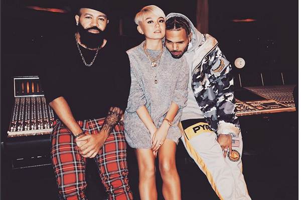 Foto Mesra Chris Brown dan Agnez Mo Bikin Penasaran Netizen