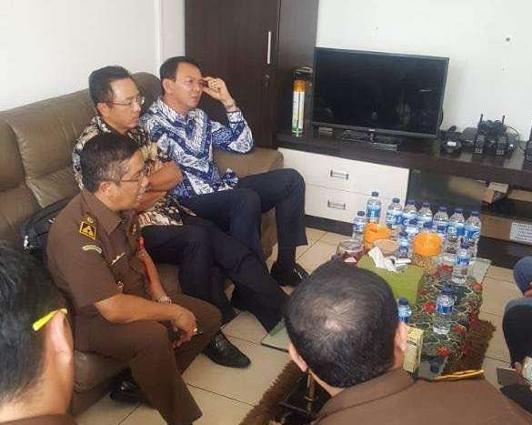 Foto-foto Ahok di Rutan Cipinang