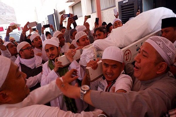 5 Terpopuler Nasional, Makna Kehadiran Prabowo di Kongres PDIP dan Cek Fakta Kontroversi Rizieq Shihab di Pemakaman Mbah Moen