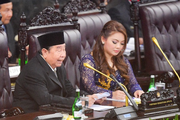 5 Terpopuler Nasional : Total Pendapatan per Bulan Jadi Anggota DPR Menggiurkan, Hillary Brigitta Lasut Punya Harta Rp9,13 Miliar