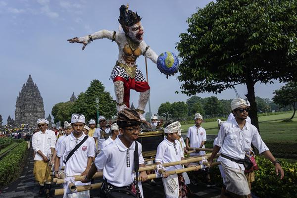 Hari Raya Nyepi : Ribuan Umat Hindu Gelar Upacara Tawur Agung