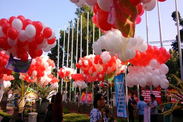 Banjir Bunga Surut, Kini Giliran Banjir Balon di Balaikota