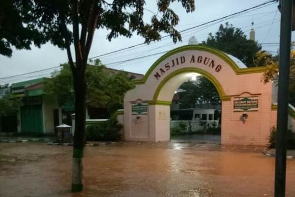 Banjir dan Longsor Lumpuhkan Pacitan