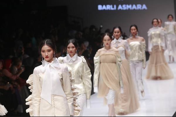 JFW 2018: Wardah Gandeng 4 Desainer Kenamaan