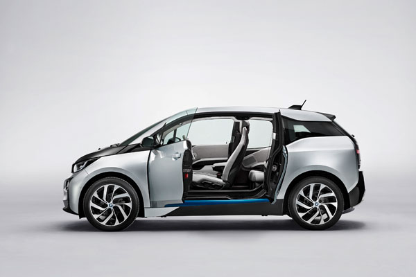 GIIAS 2017: BMW i3, Mobil Listrik Simbol Mobilitas Masa Depan