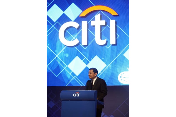 Alm. Robby Djohan & Peter F. Gontha Raih Penghargaan Citi Indonesia Alumni Network