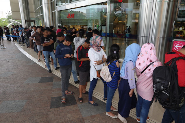 Xiaomi Buka Mi Store di Pluit, Antrian Pengunjung Mengular, Berikut Foto-fotonya