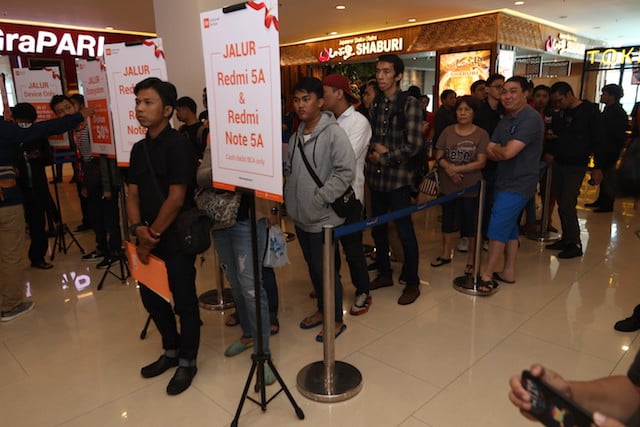 Xiaomi Buka Mi Store di Pluit, Antrian Pengunjung Mengular, Berikut Foto-fotonya