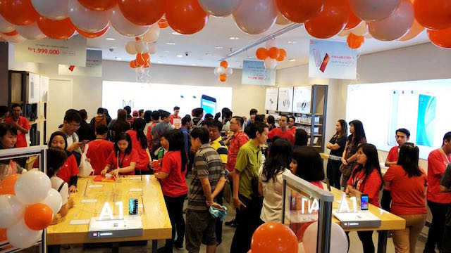 Xiaomi Buka Mi Store di Pluit, Antrian Pengunjung Mengular, Berikut Foto-fotonya