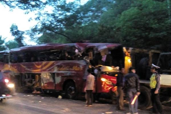 10 Tewas, Ini Foto Tabrakan Maut Bus dengan Truk di Probolinggo