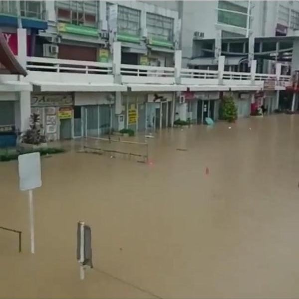 Foto-foto Banjir di Wilayah Bekasi, dari Jatiasih Sampai Metropolitan Mall