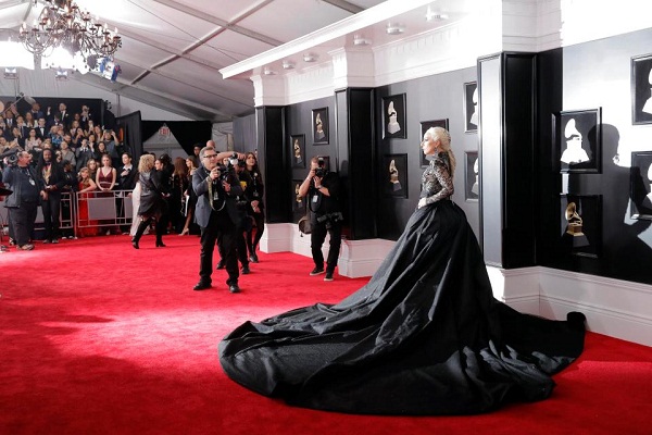 GRAMMY AWARDS 2018: Lady Gaga, Rita Ora, dan Camila Cabello Memukau