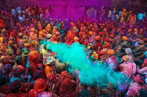 Mengenal Festival Holi yang Penuh Warna