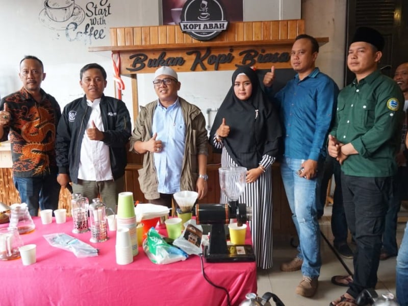 Ini Keseruan Pelatihan Barista Para Santri