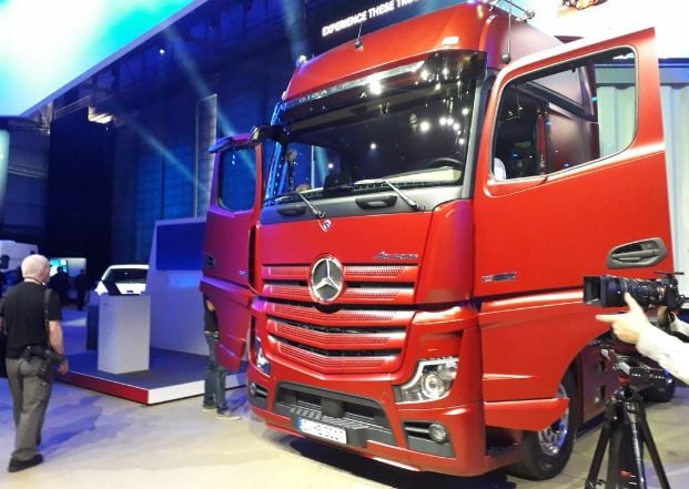 LAPORAN DARI HANNOVER: Daimler AG Perkenalkan Truk dan Bus Anyar