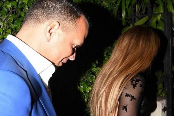 Ulang Tahun ke-48, Jennifer Lopez Awet Muda dan Seksi