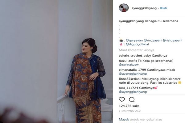 Foto-foto Cantik Kahiyang Ayu Jokowi Berkebaya Saat Hamil