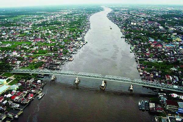 Menteri Khofifah Sebut Sungai Kapuas Tak Kalah dari Grand Canal & Sungai Seine