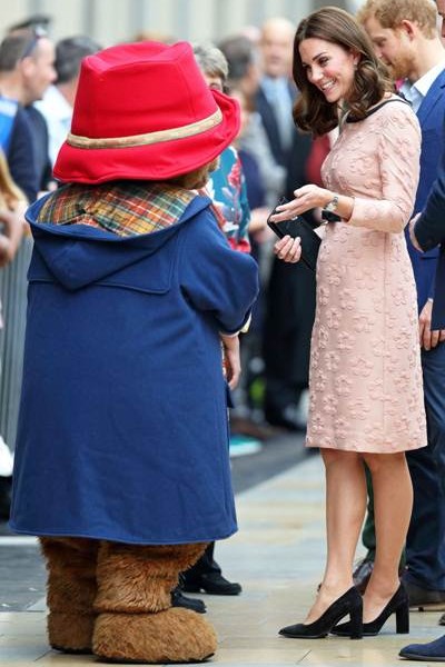 Gaya Busana Kate Middleton yang Tetap Stylish Meski Tengah Hamil