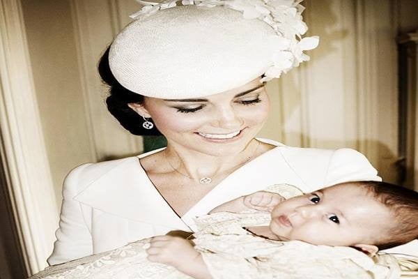 Keren, Foto Pangeran George-Puteri Charlotte Usai Pembaptisan