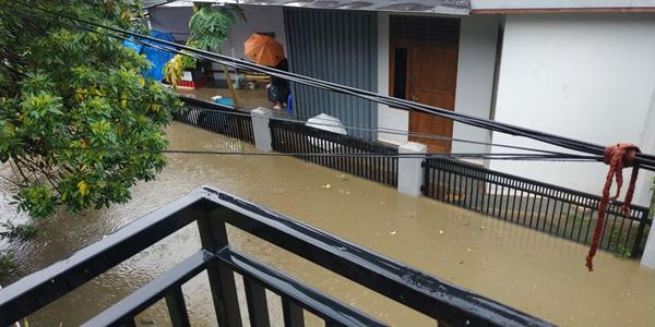 Foto-foto Banjir di Wilayah Bekasi, dari Jatiasih Sampai Metropolitan Mall