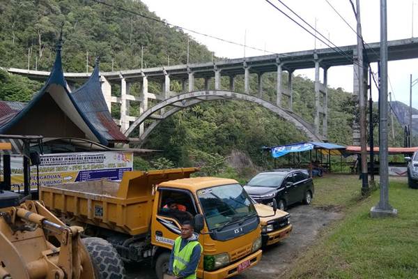 Menikmati Panorama Kelok Sembilan di Jalur Mudik Sumbar - Riau