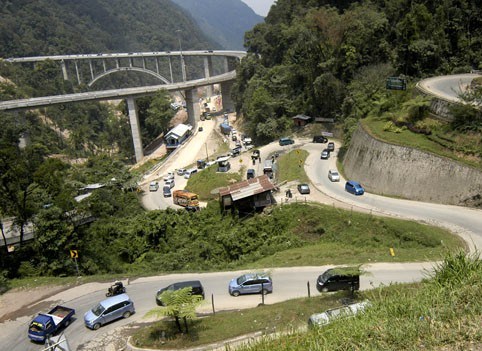 Menikmati Panorama Kelok Sembilan di Jalur Mudik Sumbar - Riau