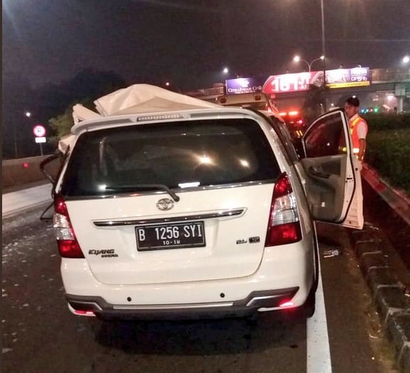 INFO LALU LINTAS: Pengemudi Innova Putih Tewas di Tol Tanjung Barat