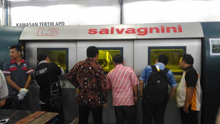 Mengintip 10 Mesin Teknologi Canggih Karoseri Laksana Bus