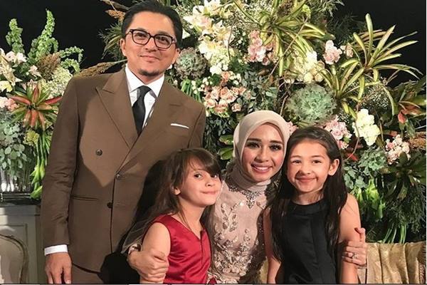 Foto Resepsi Pernikahan Laudya Cynthia Bella dan Engku Emran di Bandung